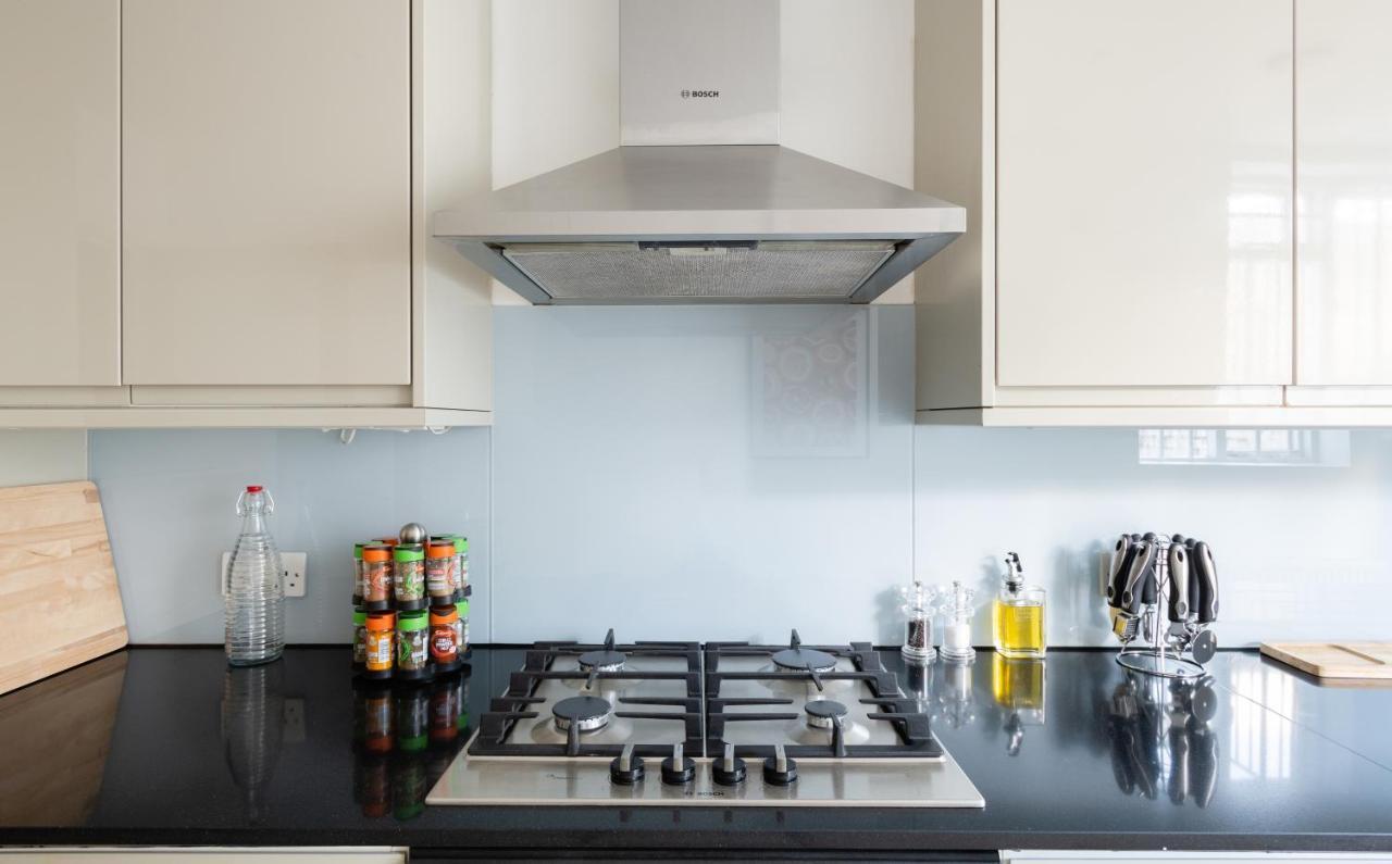 Апартаменти The Chelsea Arms - Bright 3Bdr With Garden & Private Parking Лондон Екстер'єр фото